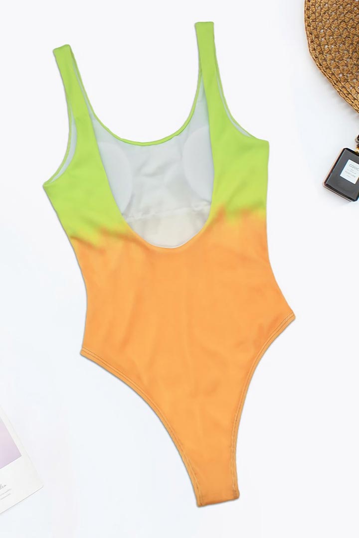 صورة طقم سباحة من قطعة واحدة بظهر مكشوف وتصميم منقوش متدرج اللون - برتقالي/أصفر متدرج