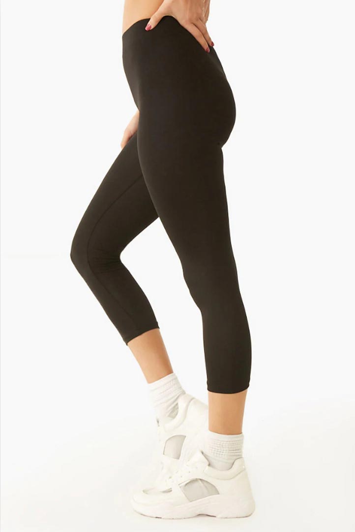 Picture of Slim Capri Yoga Pants -Black