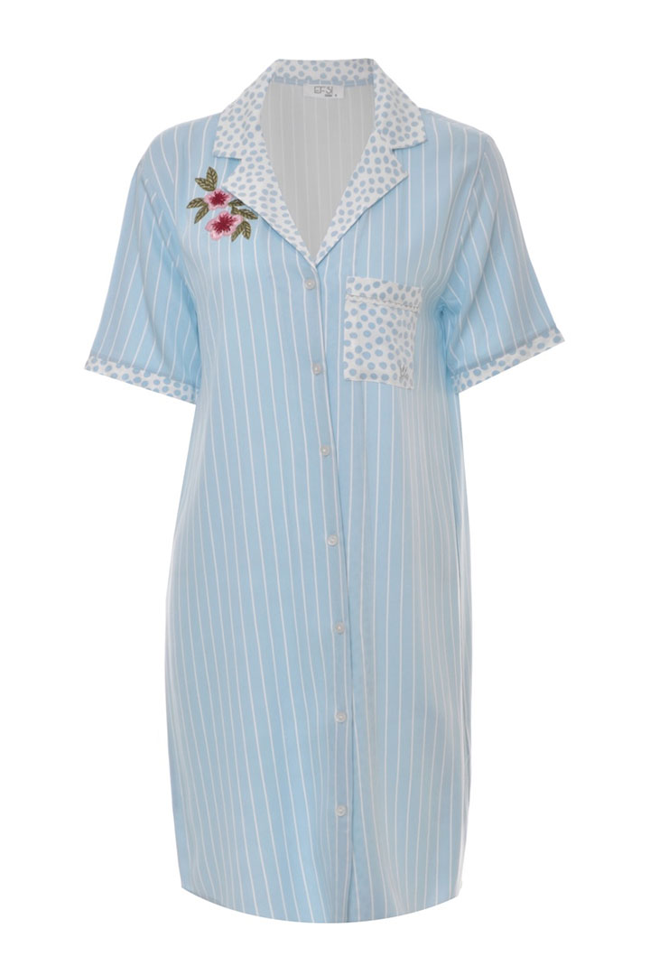 صورة فستان قصير مخطط - باللونين الأبيض والأزرق
